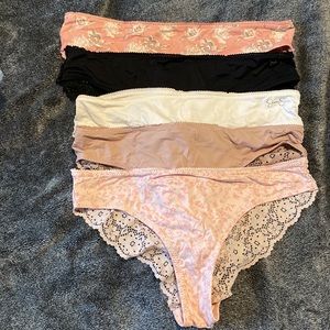 5 Jessica Simpson cheeky undies